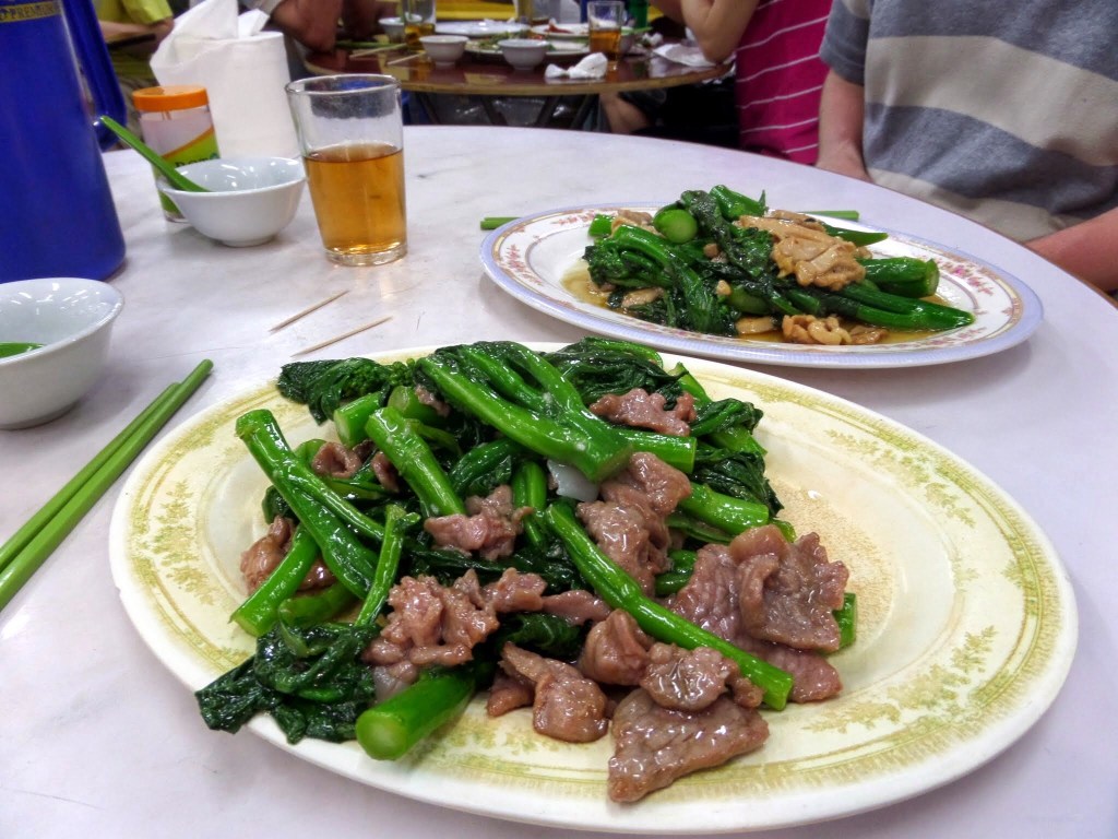 Dinner at Temple Street Night Market, Hong Kong