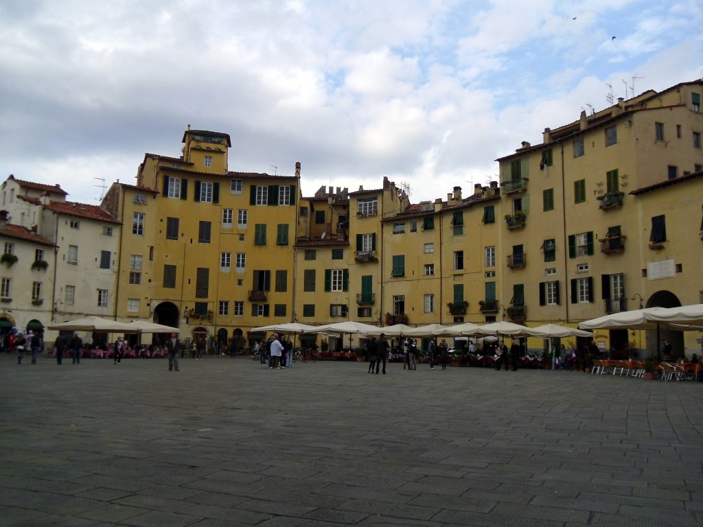 Former amphitheatre, Lucca 