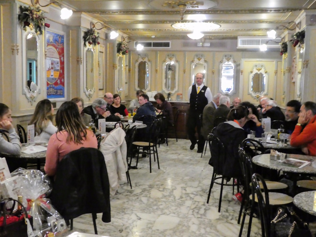 Cafe Cordina, Valletta