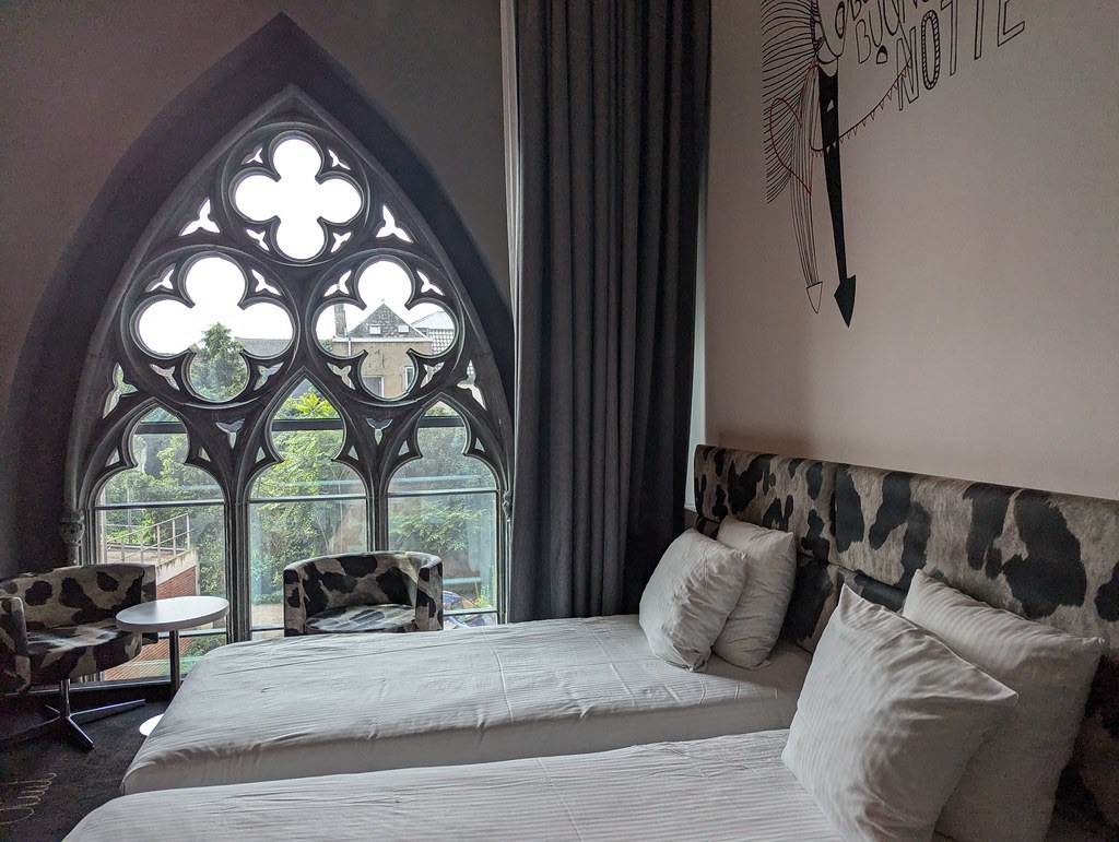 Martin's Dream Hotel, Mons